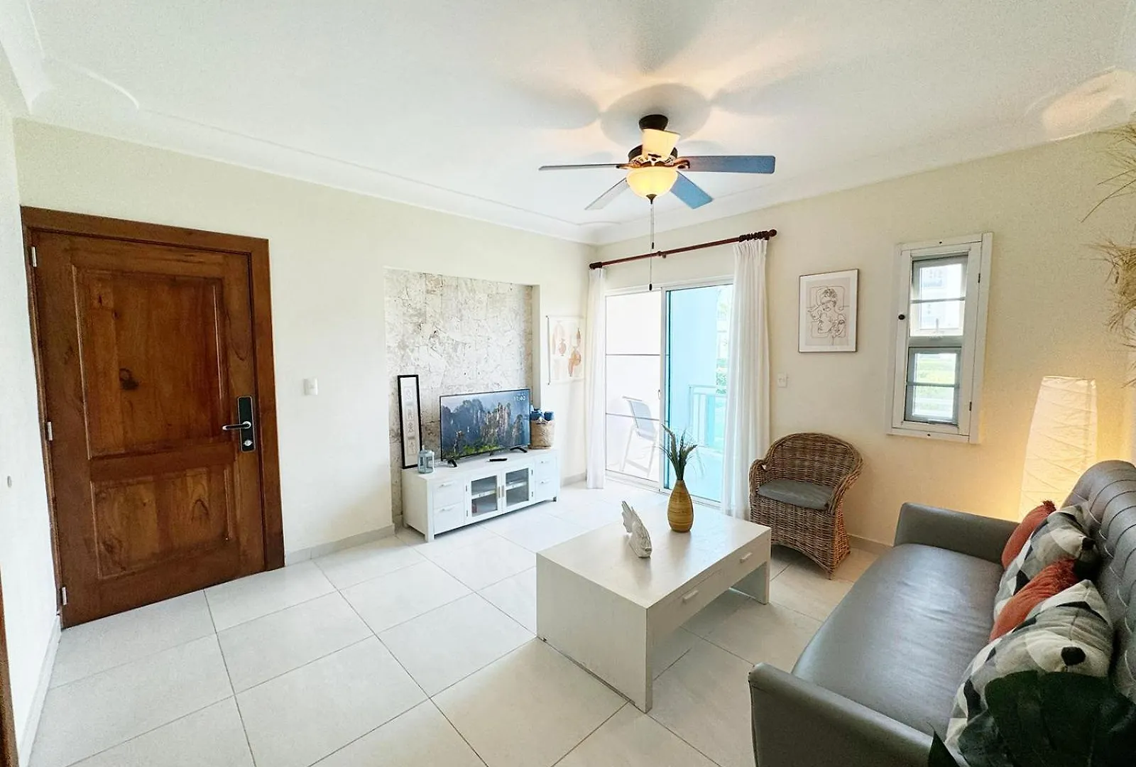 Tropical Apartment 2 Bedroon In Los Coralesの連絡先